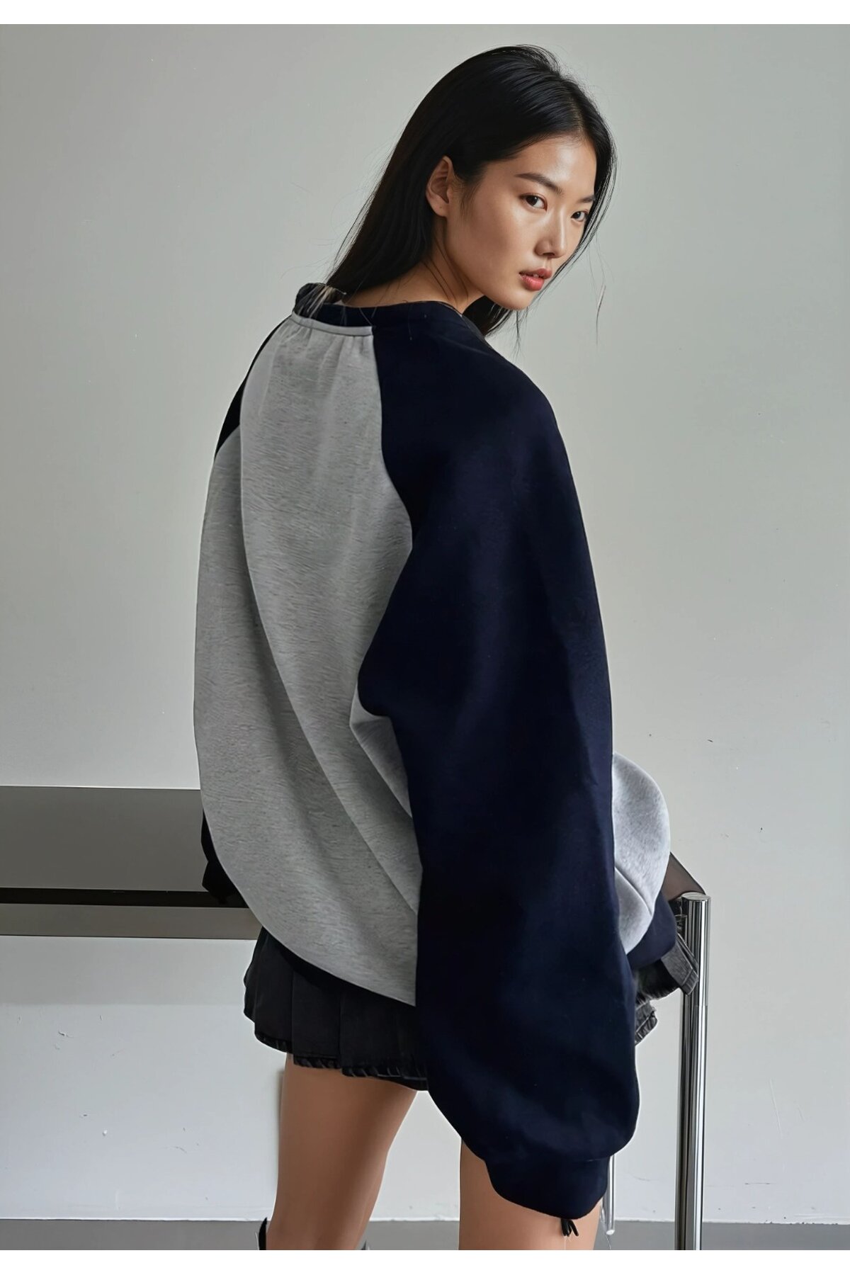 Yıldız Desenli Bloklu Oversize Sweatshirt