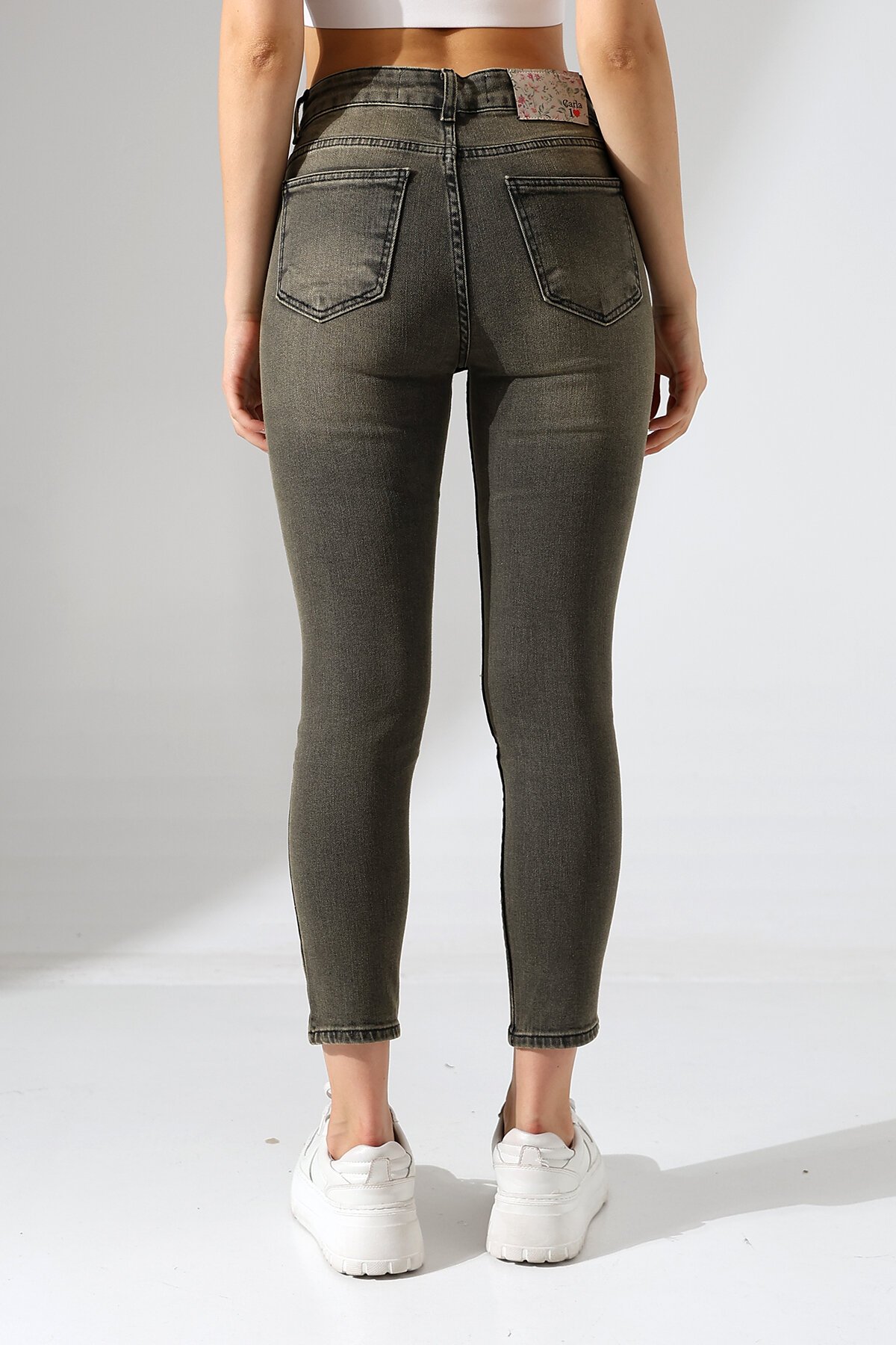 Yüksek Bel Dar Paça Yıkamalı Kadın Jean Haki Gri