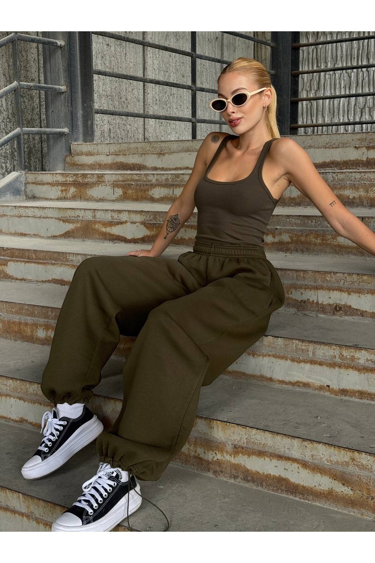 Yüsek Bel Cepli Paça Detay Haki Eşofman Altı