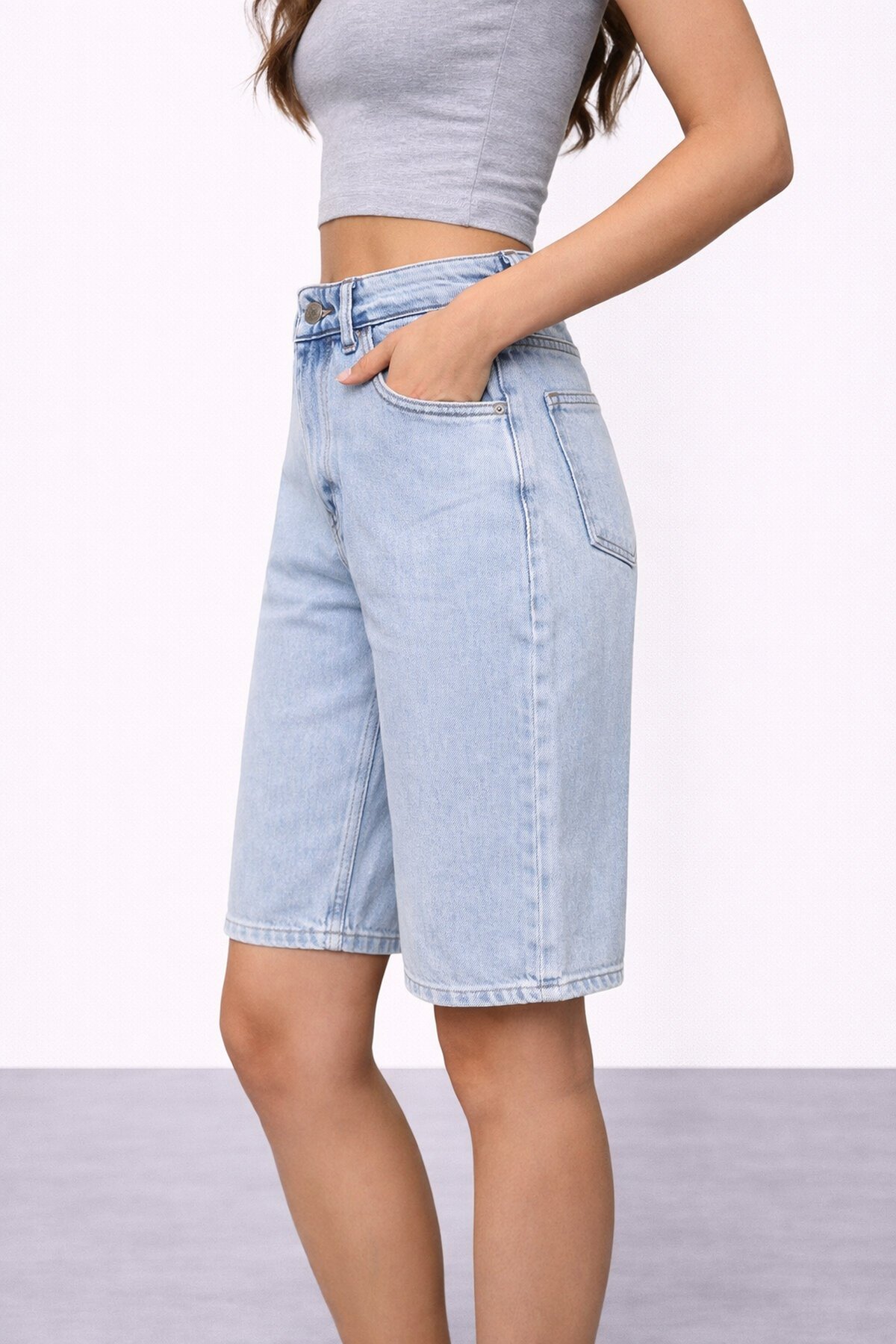 Açık Mavi Bermuda Jean