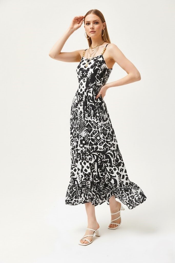 Ahşap Aksesuarlı Beli Lastikli Midi Elbise