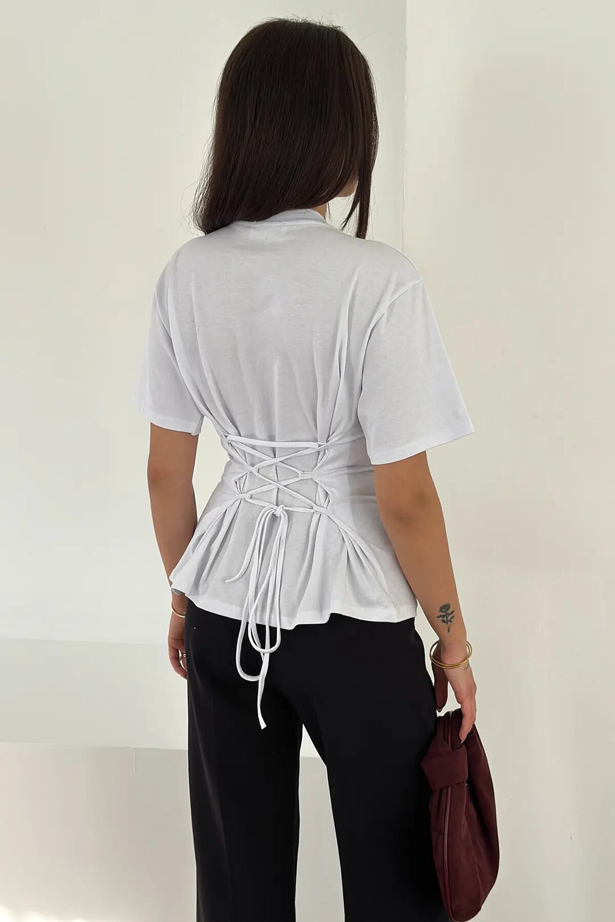 Bağlama Detaylı Kısa Kollu Tişört Beyaz