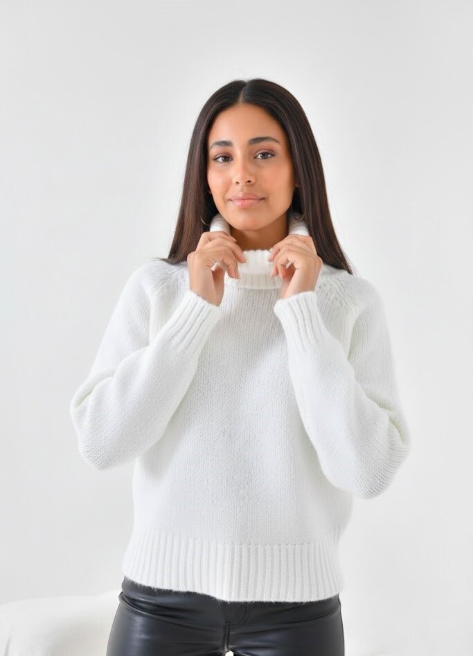 Beyaz Balıkçı Yaka Oversize Triko Kazak