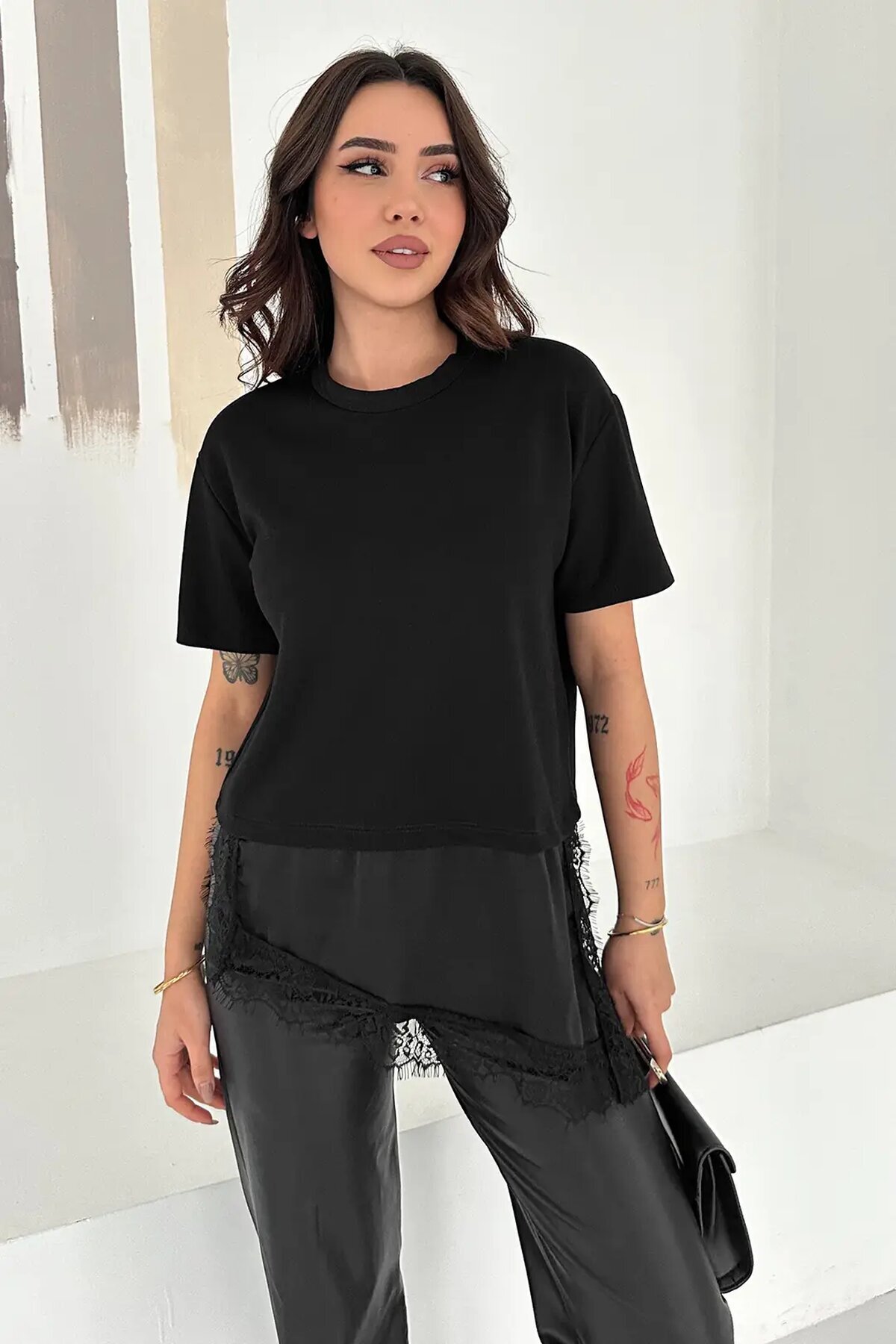 Dantel Detaylı T-Shirt