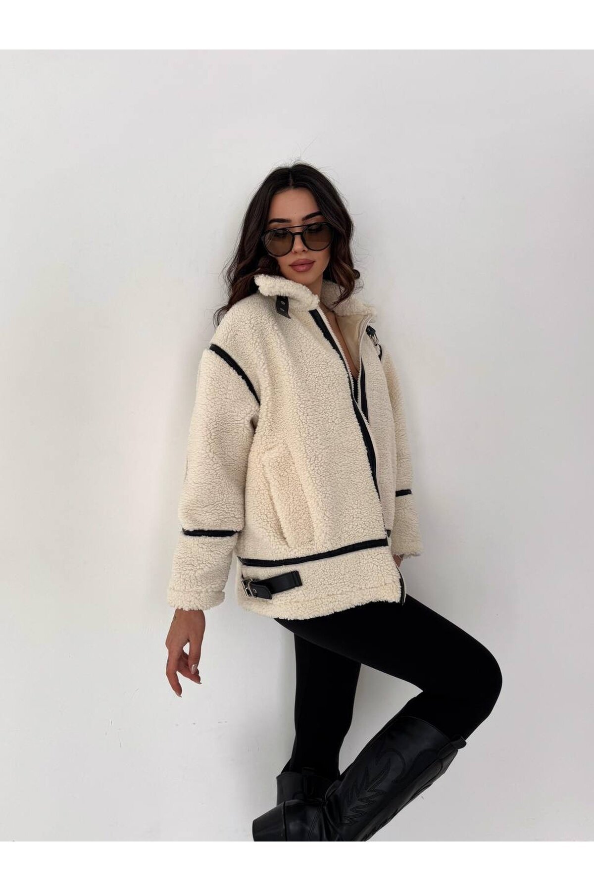 Deri Biyeli Fermuarlı Peluş Mont