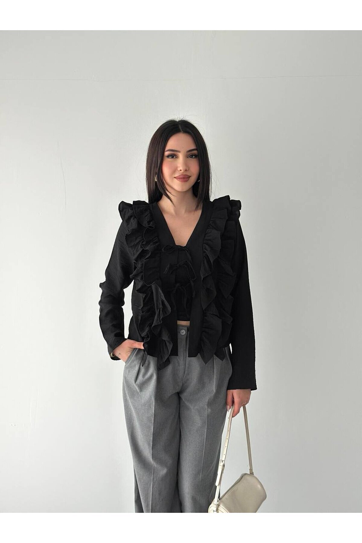 Fırfırlı Bağcıklı Bluz Siyah