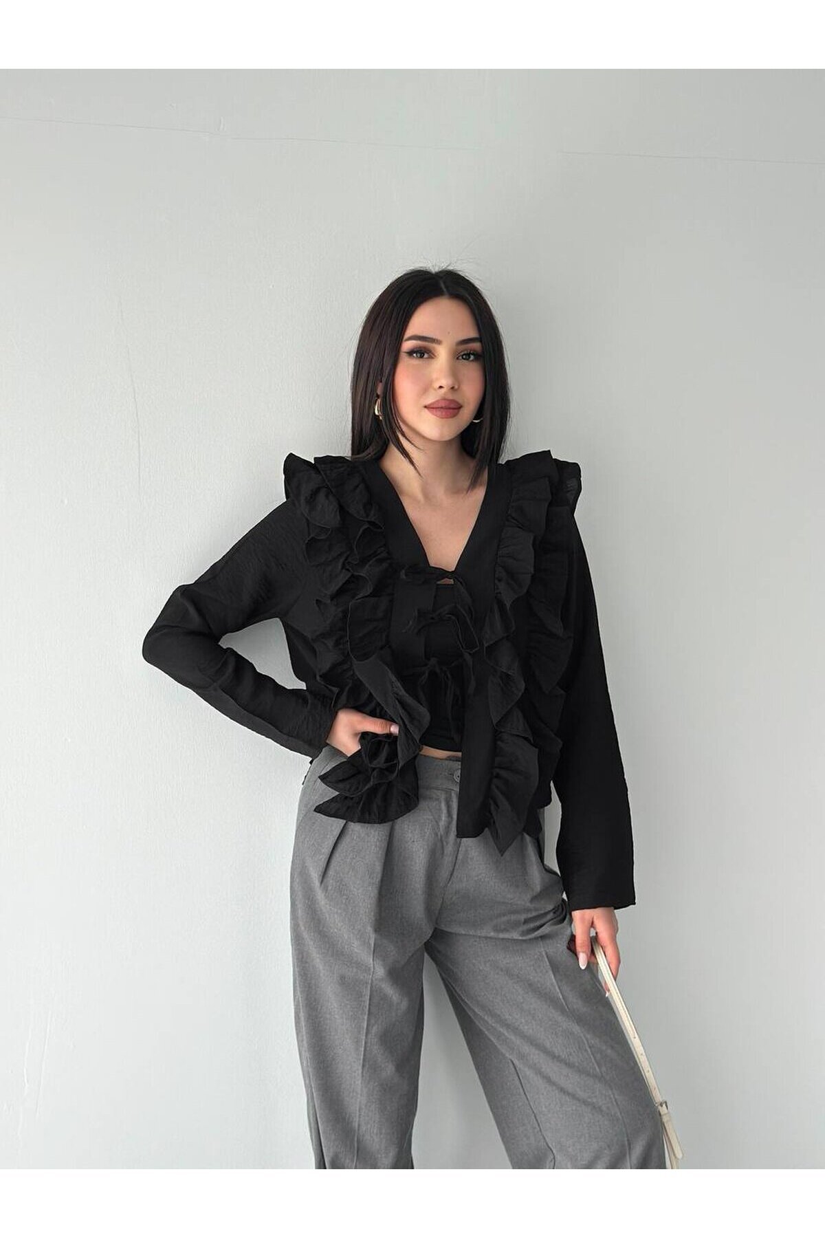 Fırfırlı Bağcıklı Bluz Siyah
