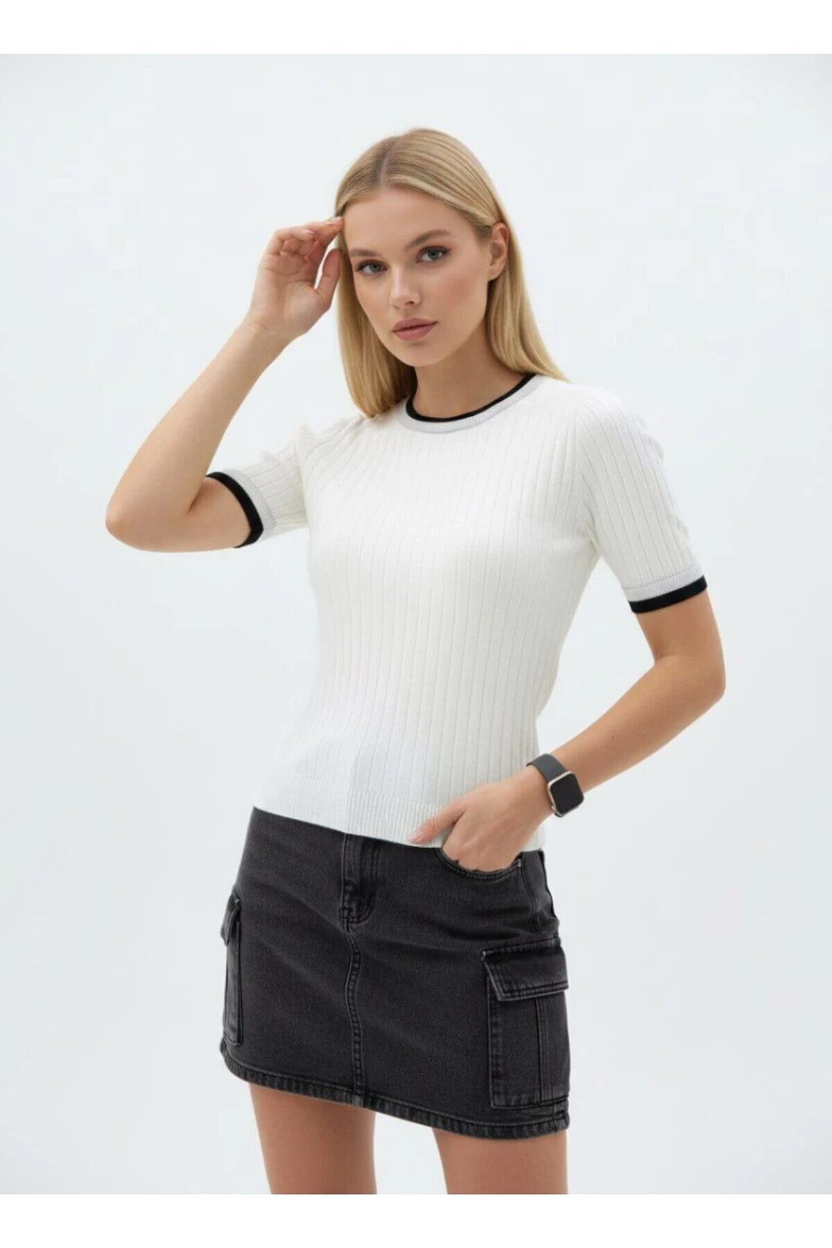 Fitilli Kısa Kollu Biyeli Triko Bluz Beyaz