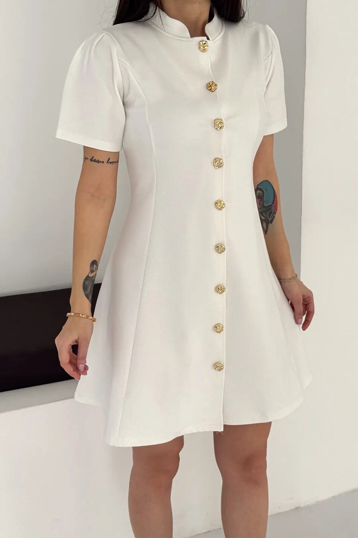 Kadın Beyaz Düğme Detay Mini Elbise