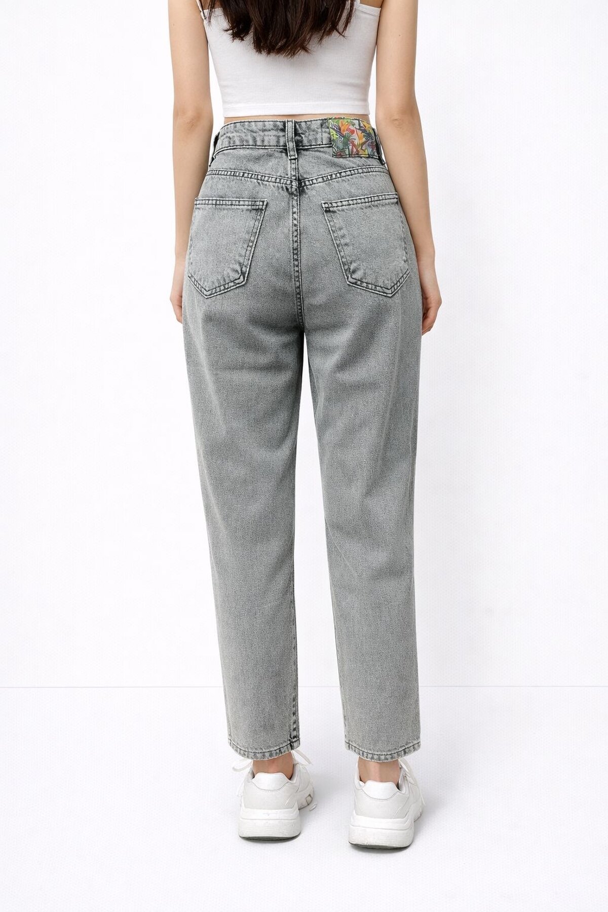 Gri Taşlanmış Jean