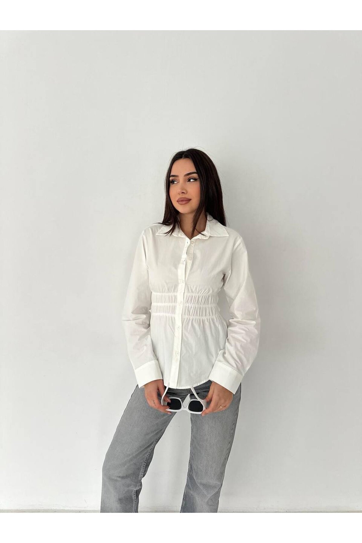 Kadın Bel Büzgülü Uzun Kollu Beyaz Gömlek
