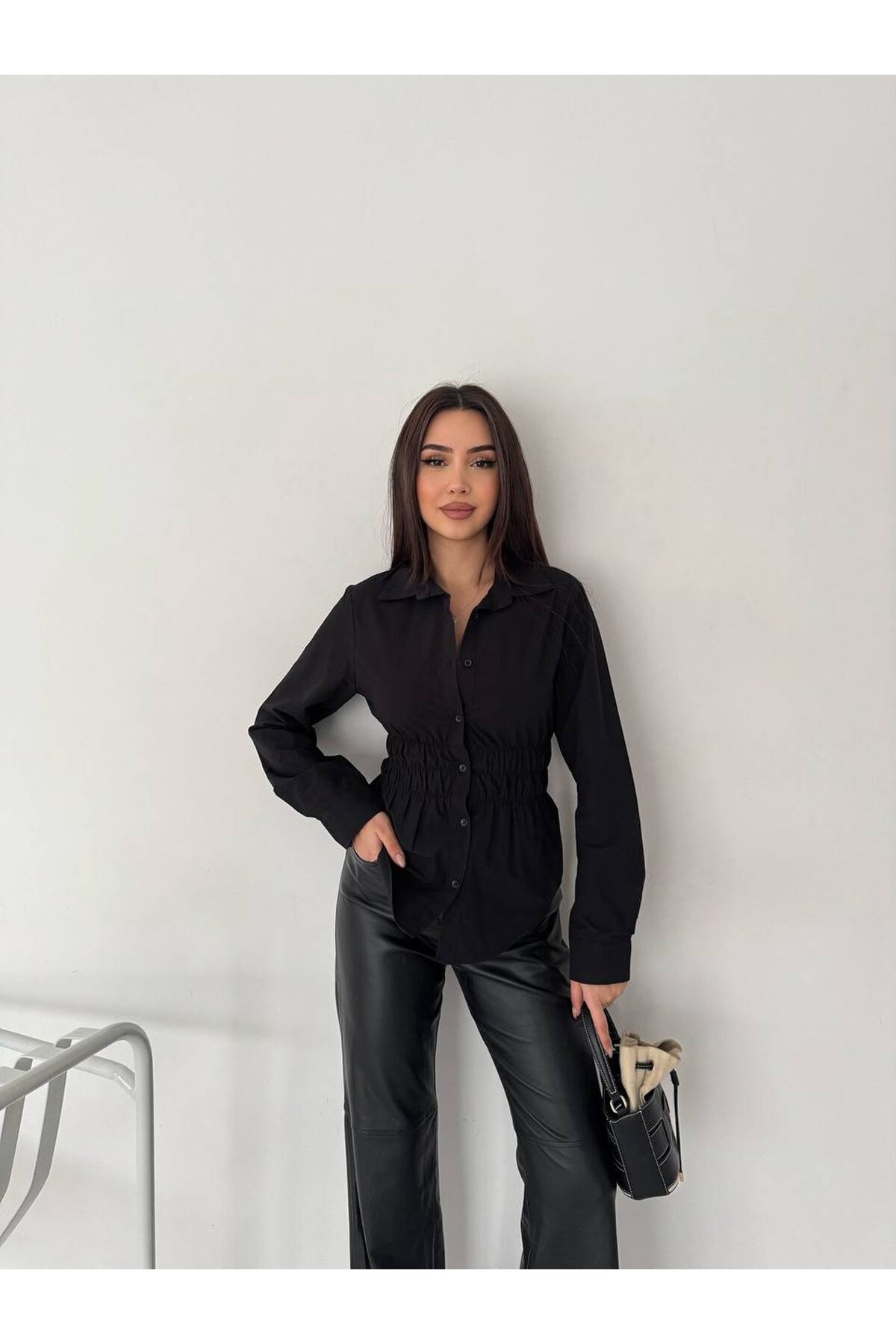 Kadın Bel Büzgülü Uzun Kollu Siyah Gömlek