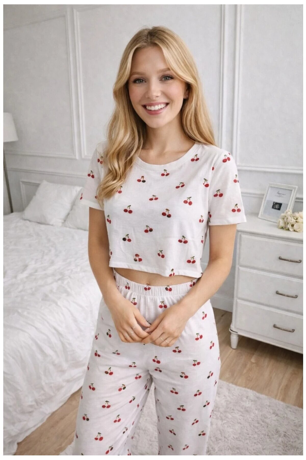 Kadın Beyaz Kiraz Desenli Alt Üst Pijama Takımı - Ev Giyimi