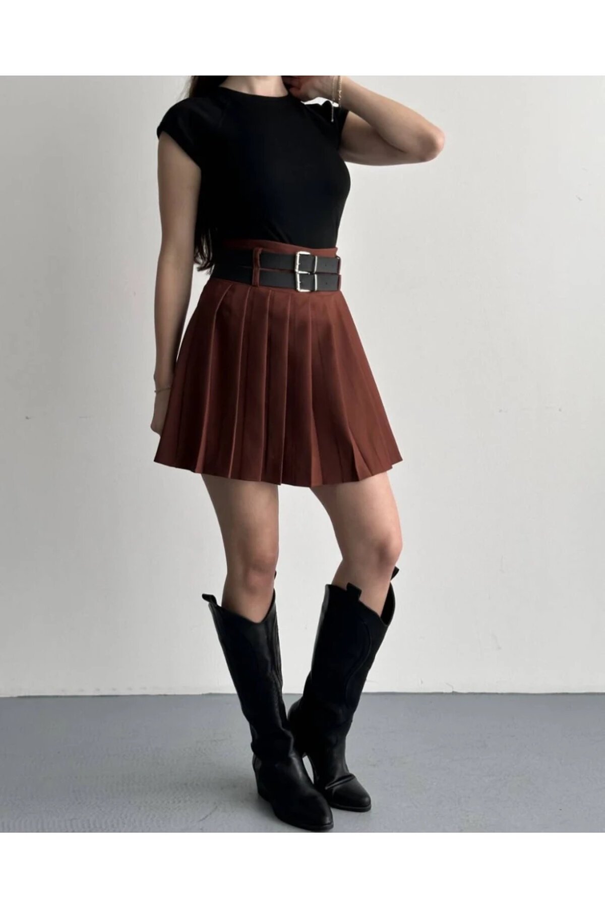 Kadın Çift Kemerli Şortlu Pileli Etek Kahve