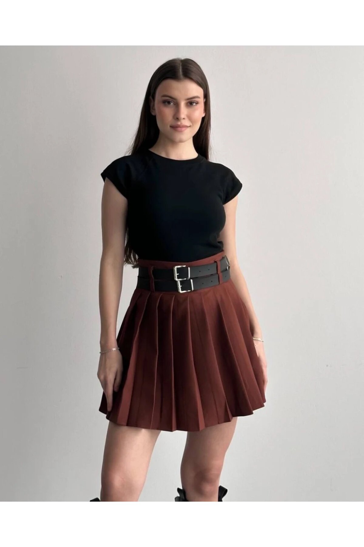 Kadın Çift Kemerli Şortlu Pileli Etek Kahve