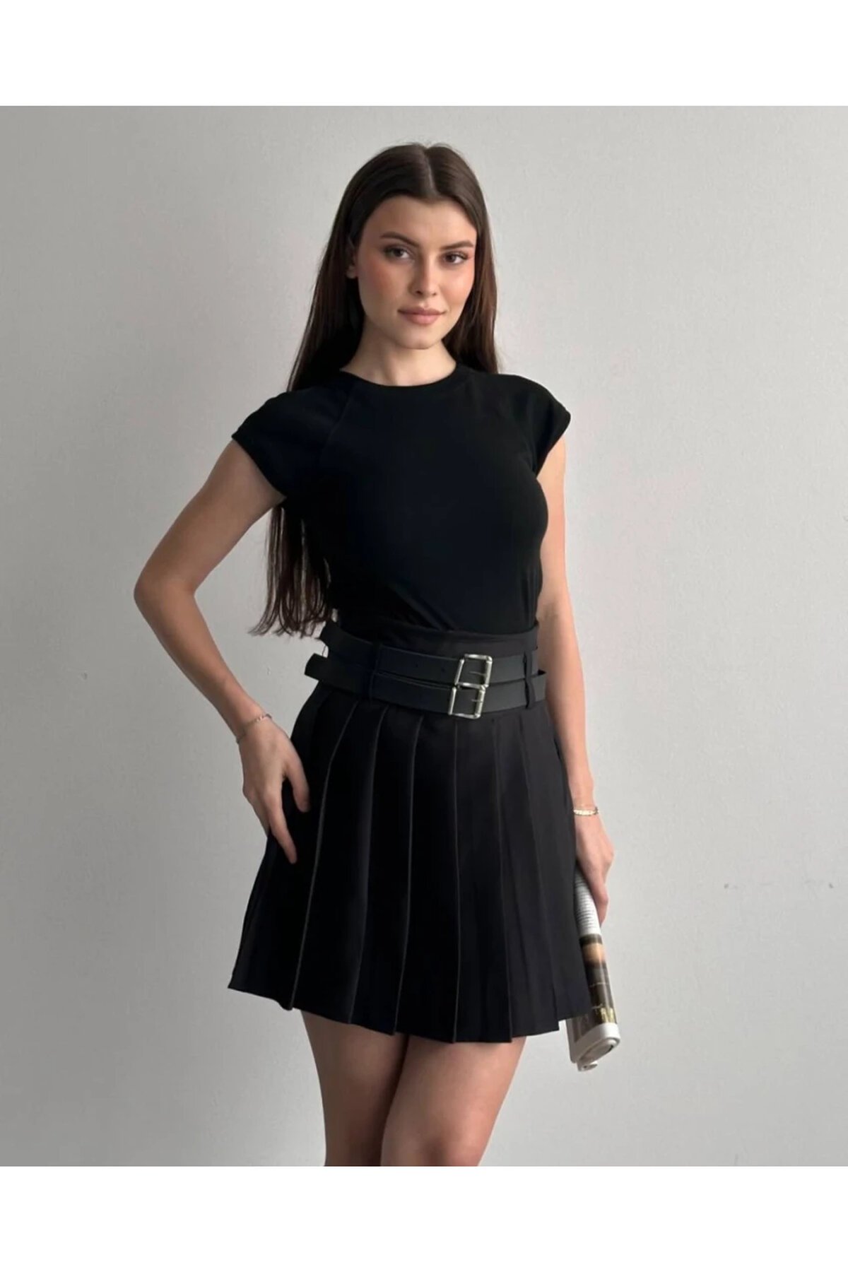 Kadın Çift Kemerli Şortlu Pileli Etek Siyah