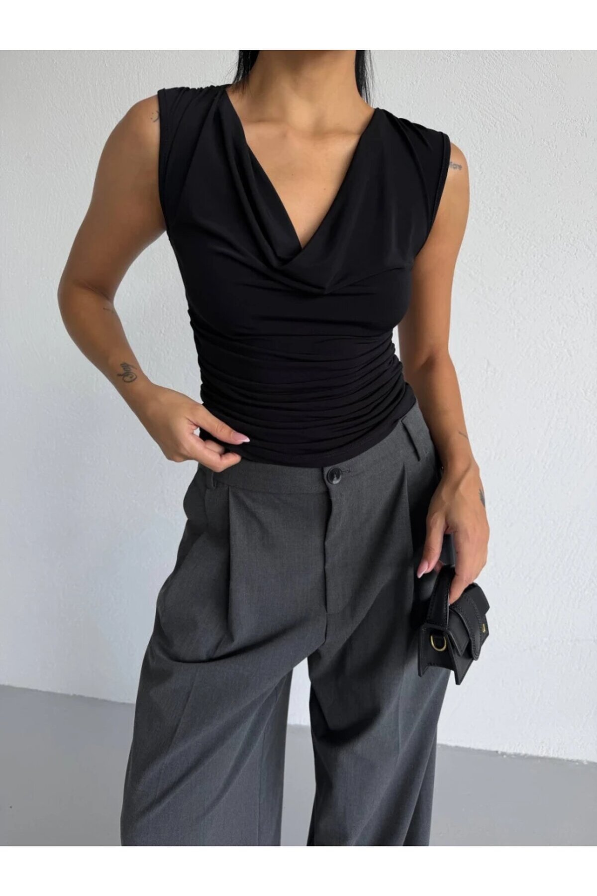 Kadın Degaje Yaka Kolsuz Bluz Siyah