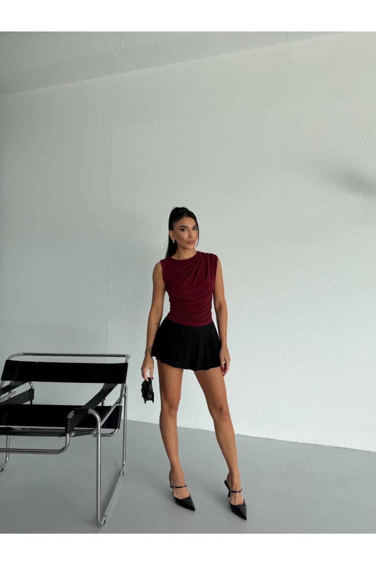 Kadın Kolsuz Dökümlü Sandy Kumaş Bluz Bordo