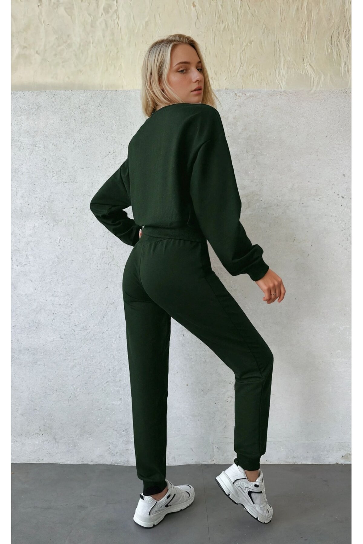 Kadın Logo Baskılı Crop Sweatshirt Jogger Eşofman Takımı