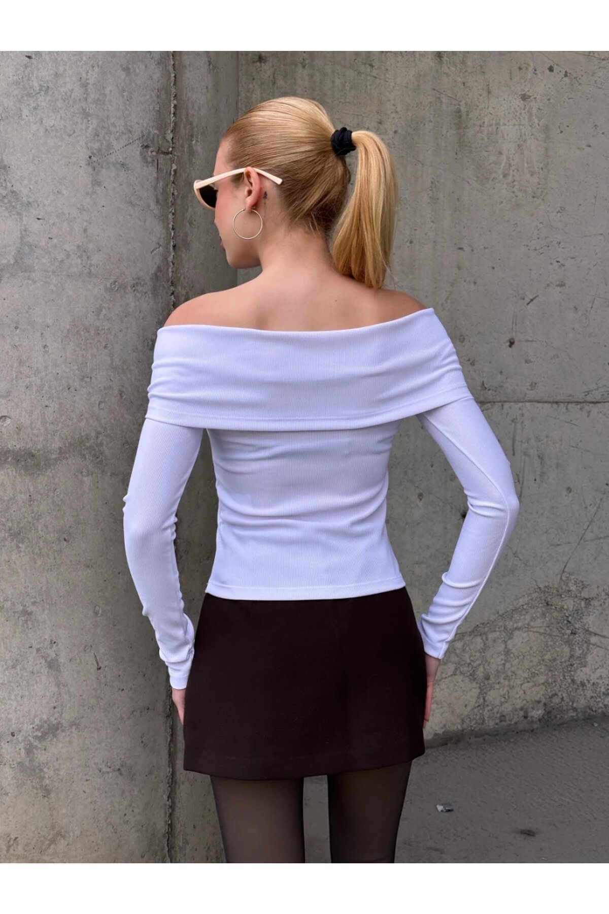 Kadın Madonna Yaka Halka Detay Beyaz Bluz