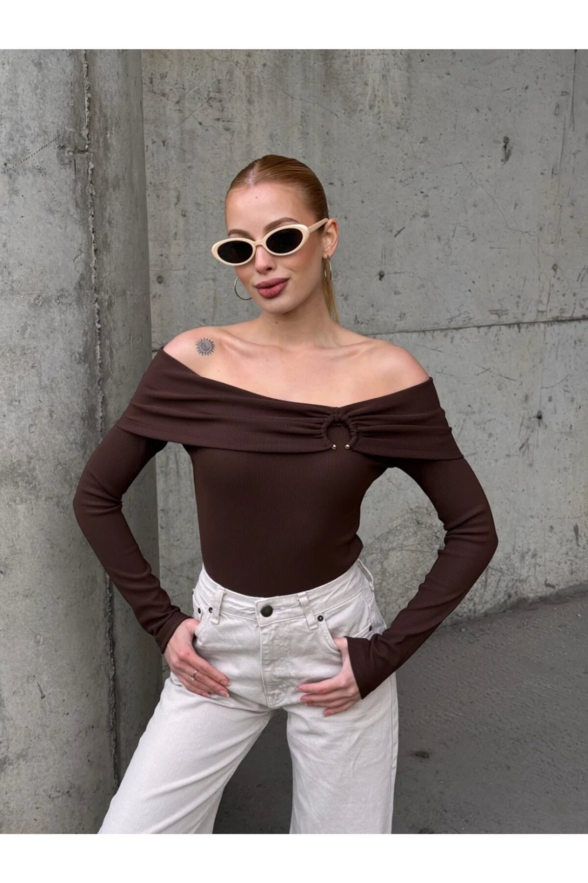 Kadın Madonna Yaka Halka Detay Bluz