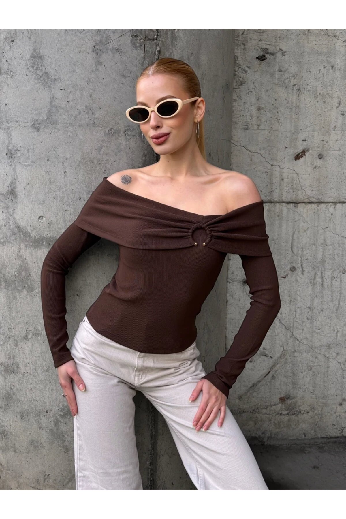 Kadın Madonna Yaka Halka Detay Bluz