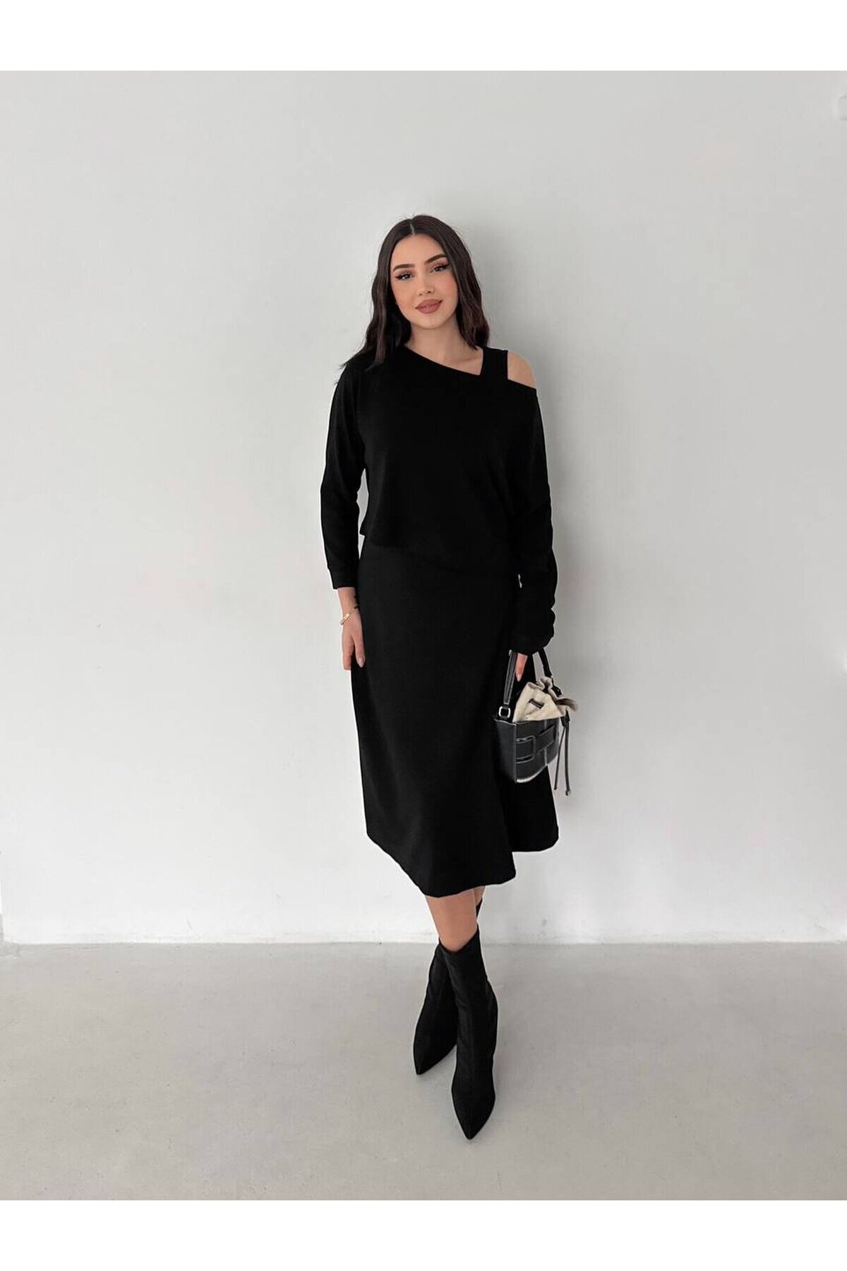 Kayık Yaka Elbise Takım