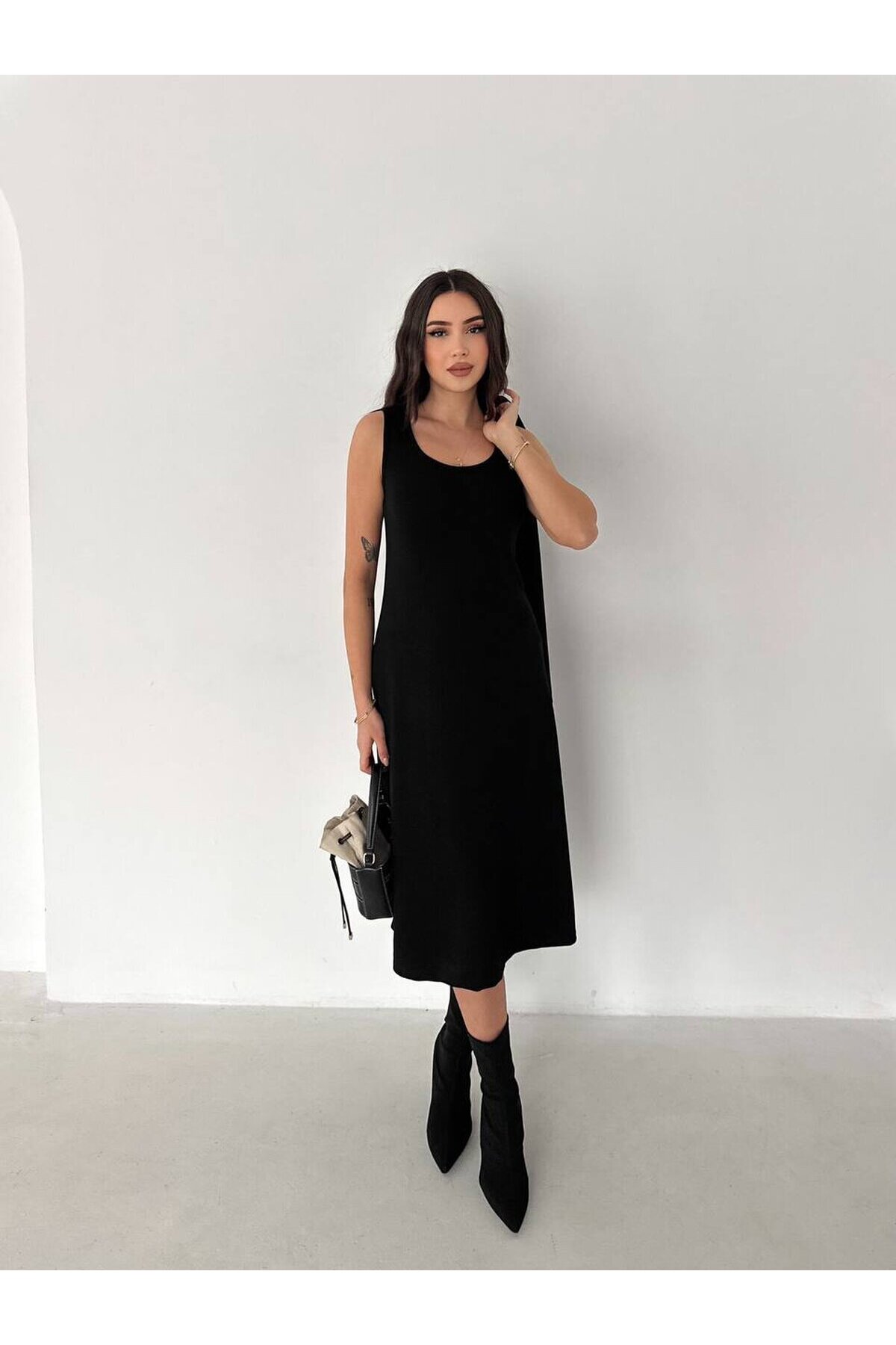 Kayık Yaka Elbise Takım