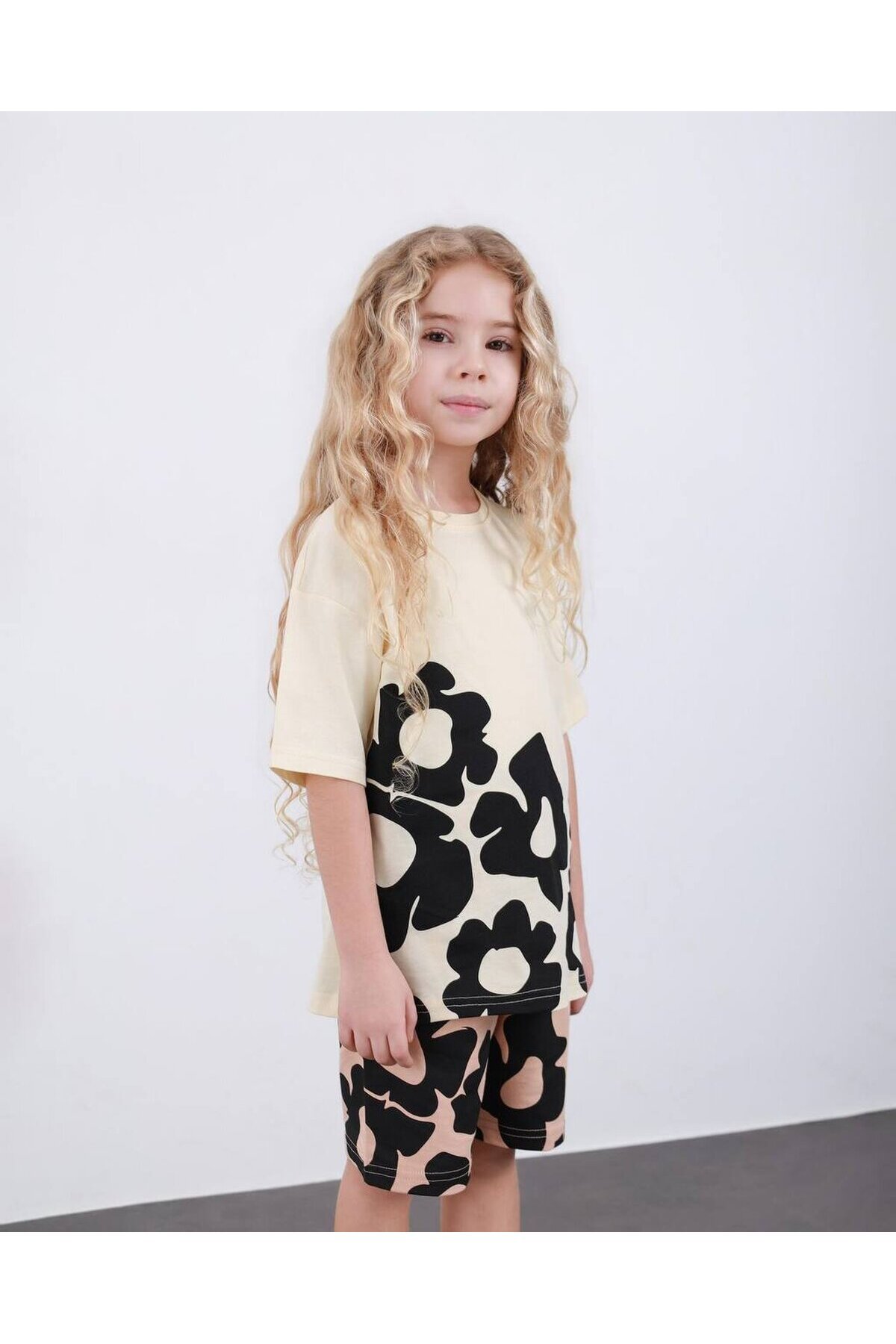 Kız Çocuk Çiçek Desen Şortlu Alt Üst Takım