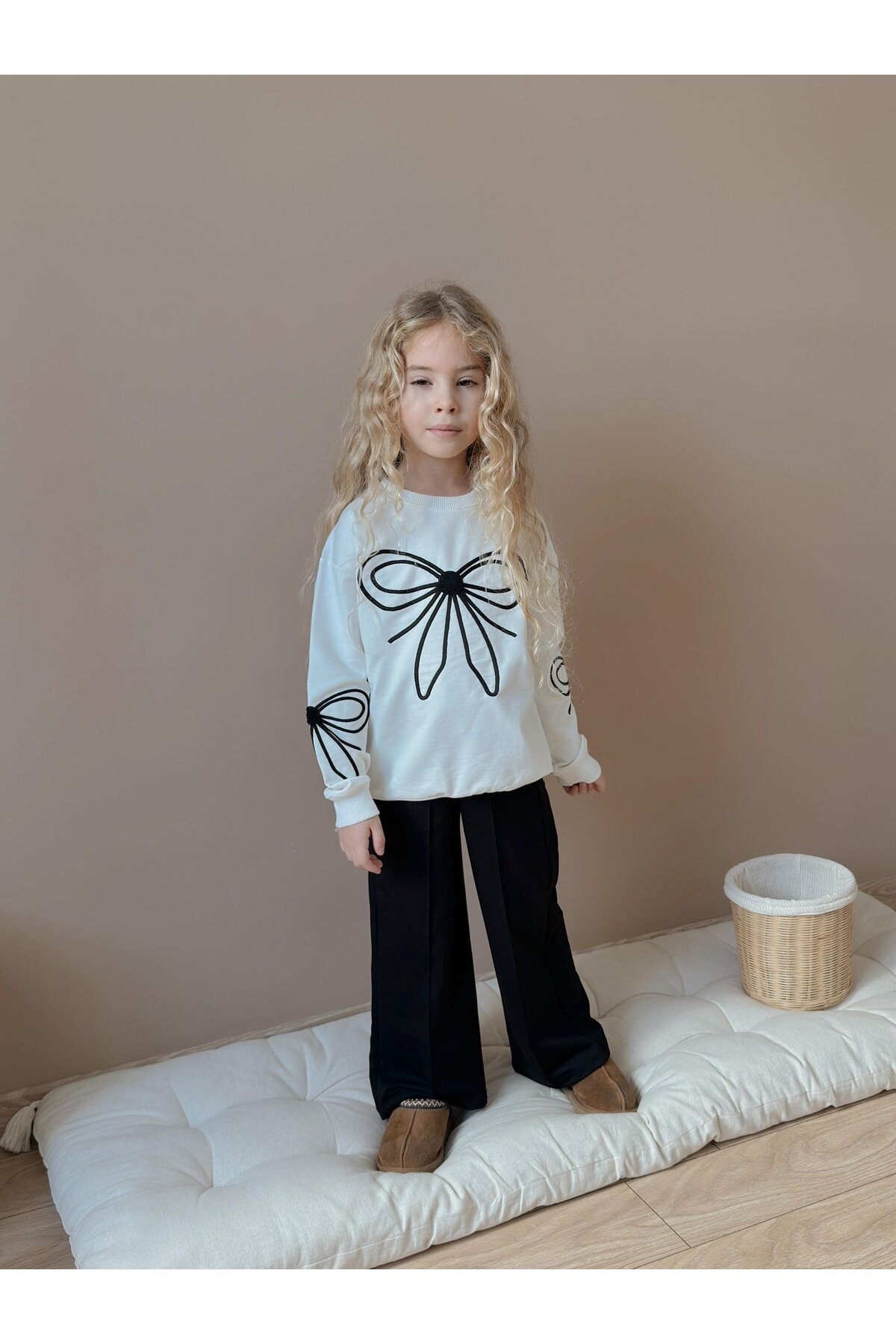 Kız Çocuk Fiyonk Detaylı Alt Üst Takım