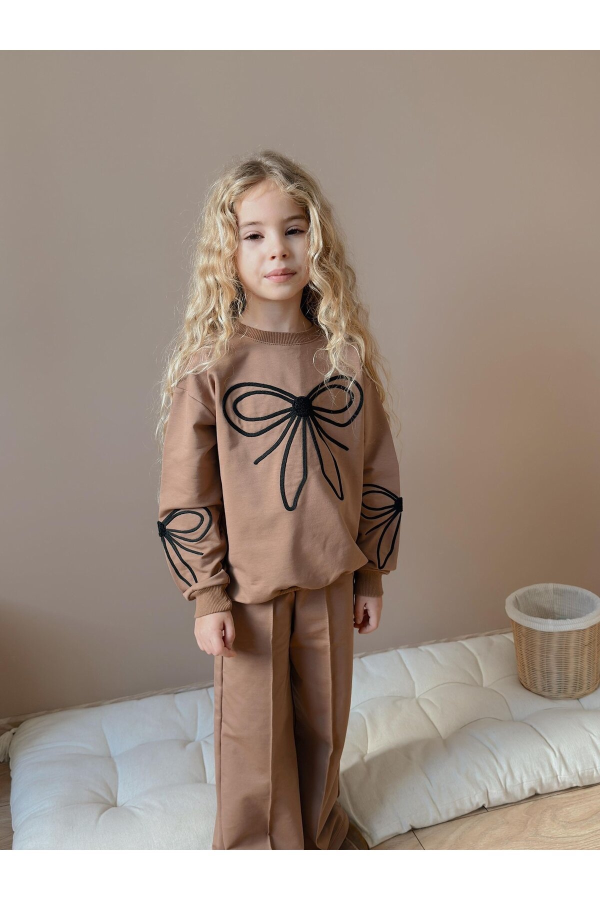 Kız Çocuk Fiyonk Detaylı Kahve Alt Üst Takım