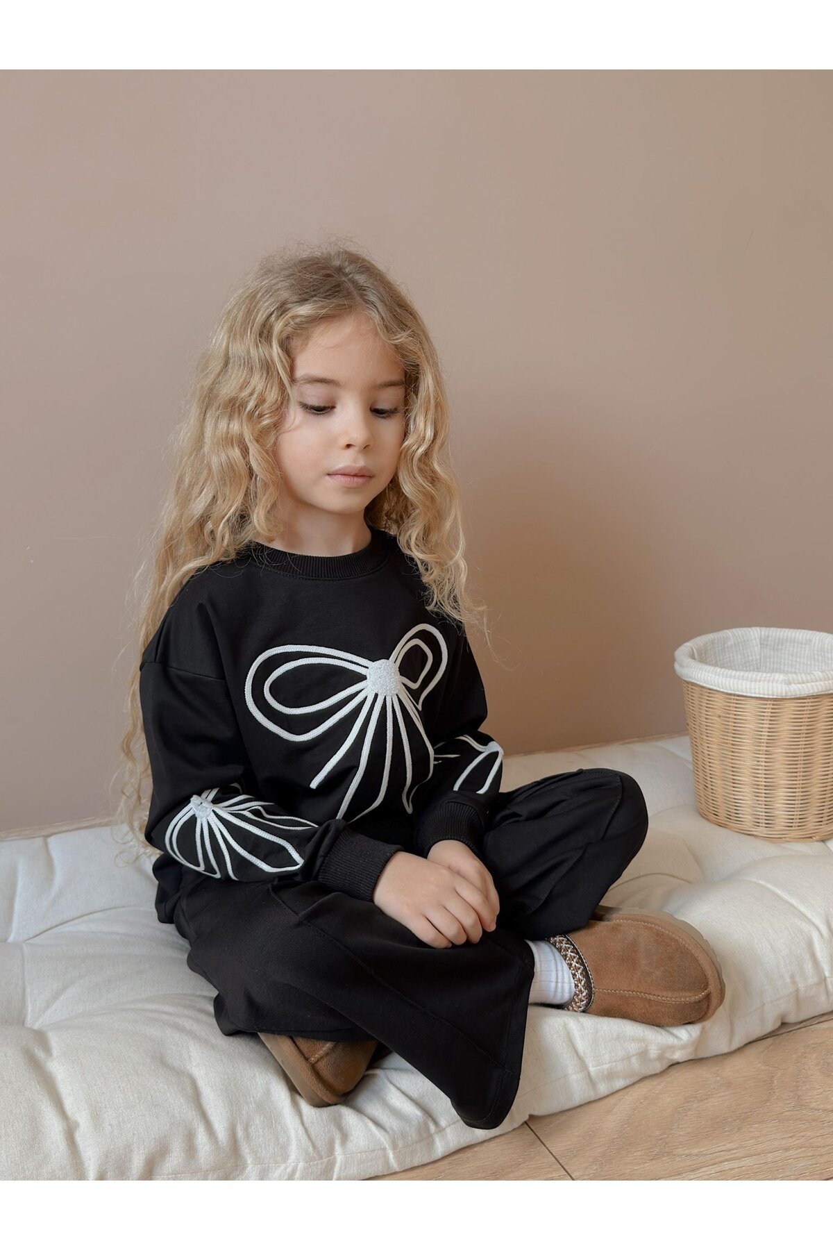 Kız Çocuk Fiyonk Detaylı Siyah Alt Üst Takım