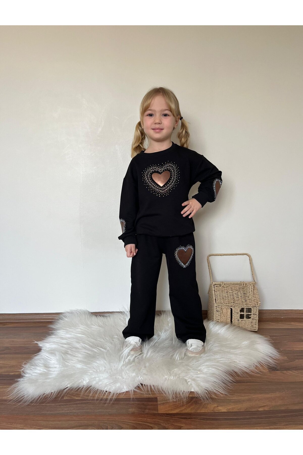 Kız Çocuk Kalp Detay Alt Üst Eşofman Takımı