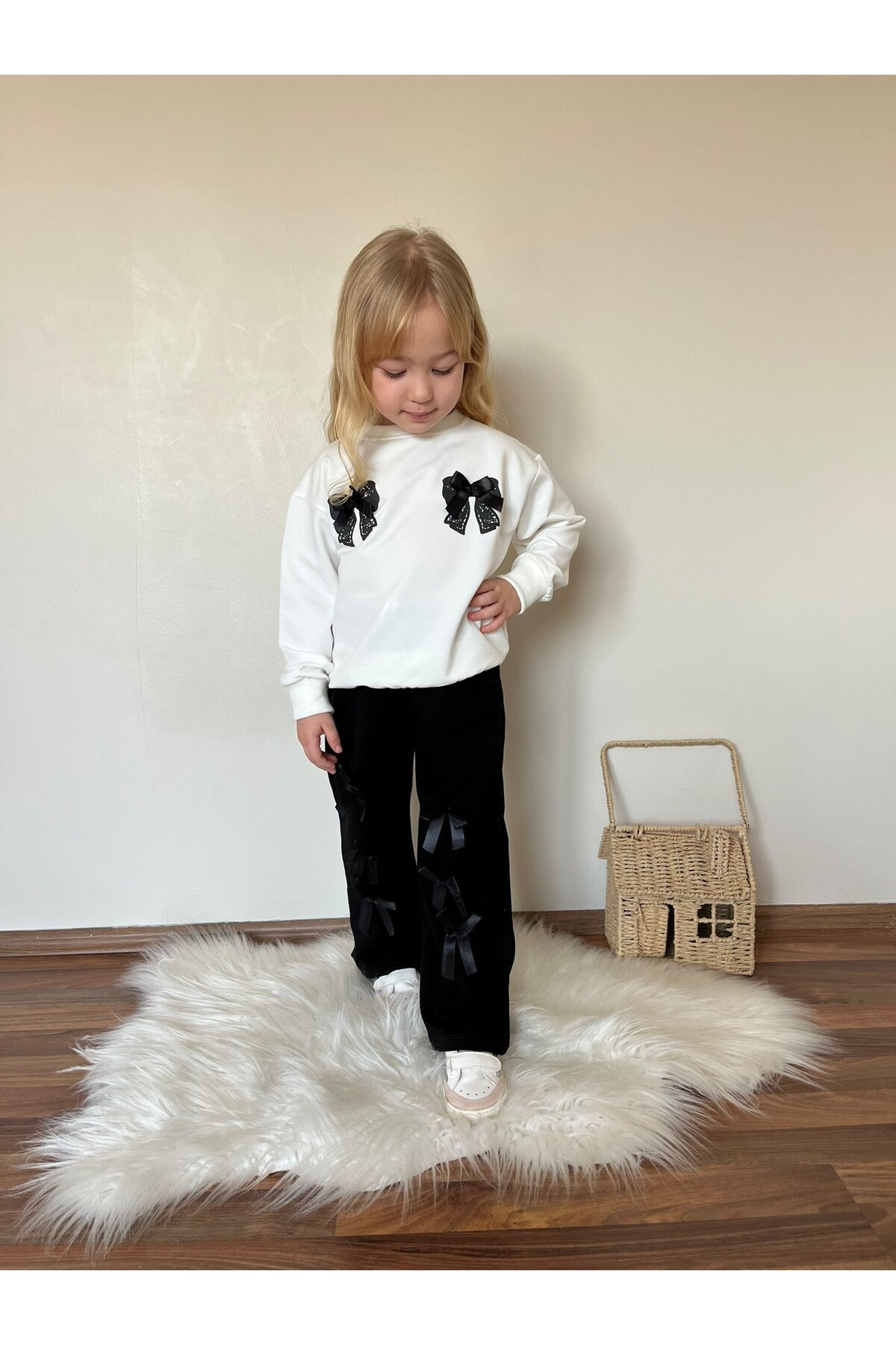 Kız Çocuk Kurdela Detay Eşofman Alt Üst Takım