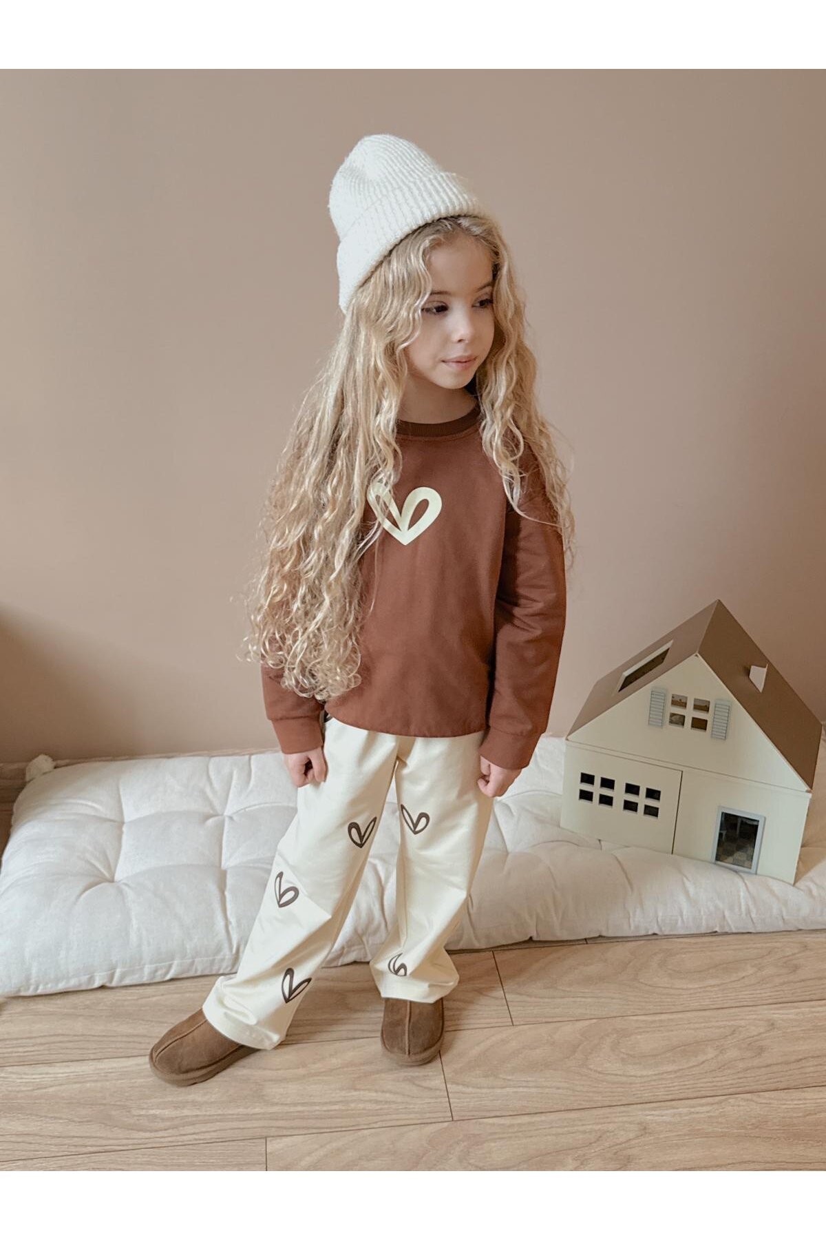 Kız Çocuk Pamuklu Love Desenli Eşofman Takımı Kahverengi