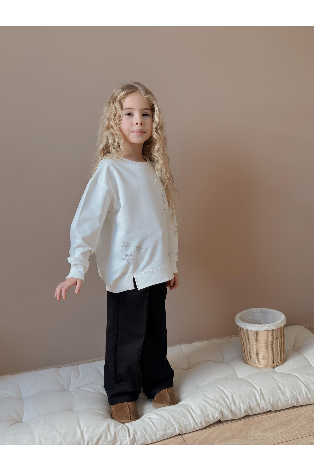 Kız Çocuk Yıldız Taş Baskılı Beyaz Eşofman Takımı
