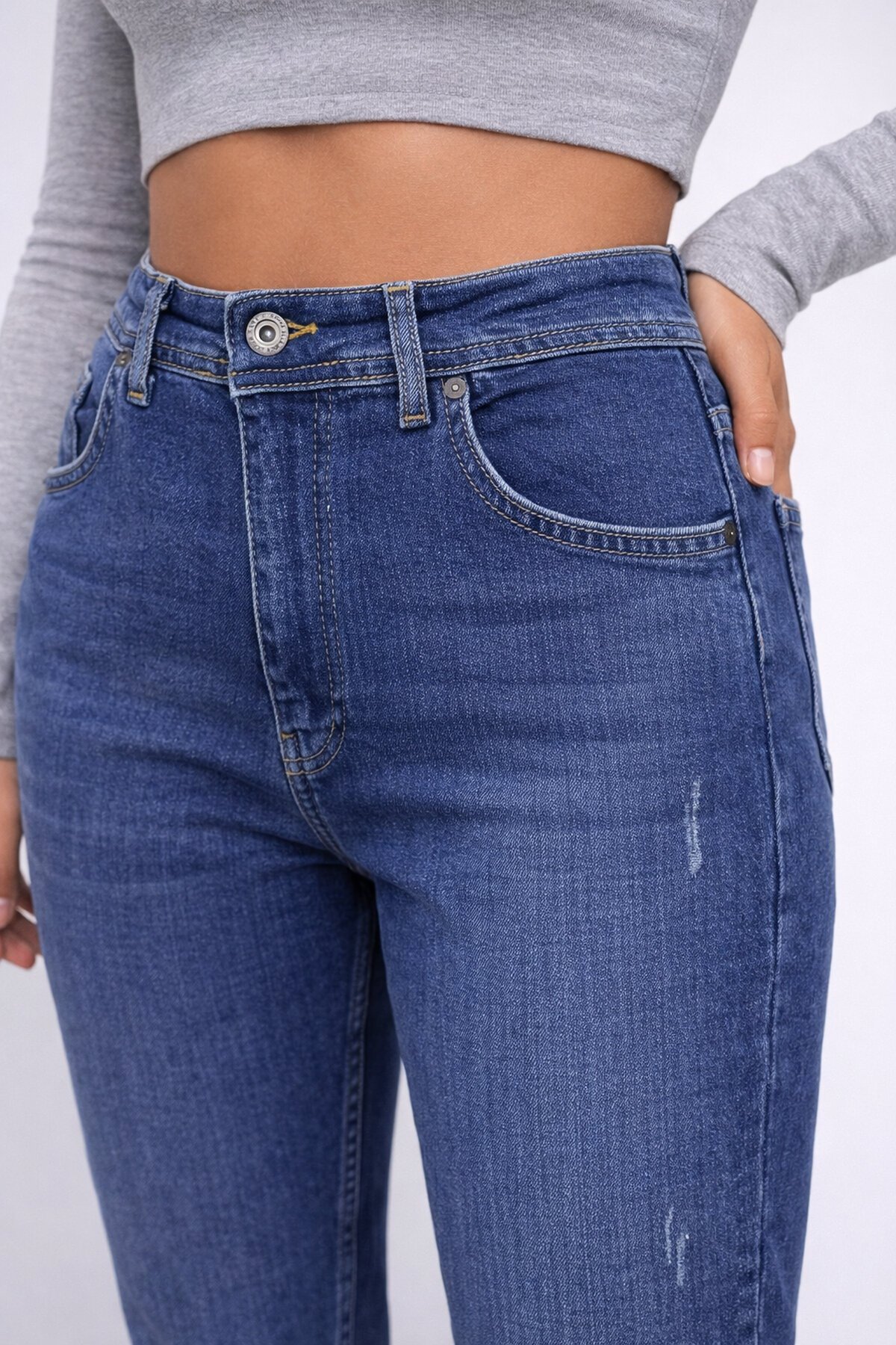 Koyu Renk Dar Paça Jean