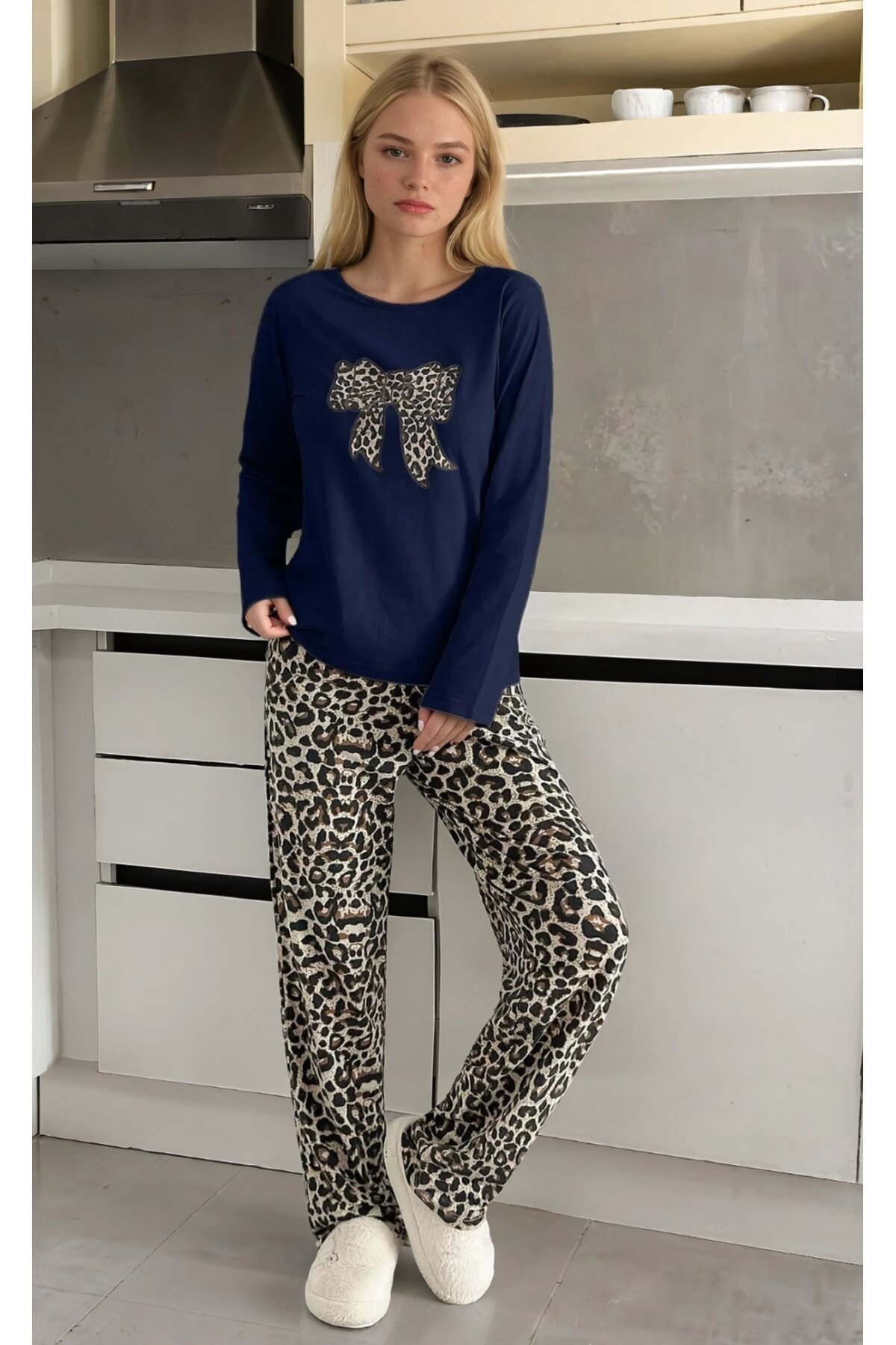 Leopar Desen Alt Fiyonk Desenli Lacivert Pijama Takımı