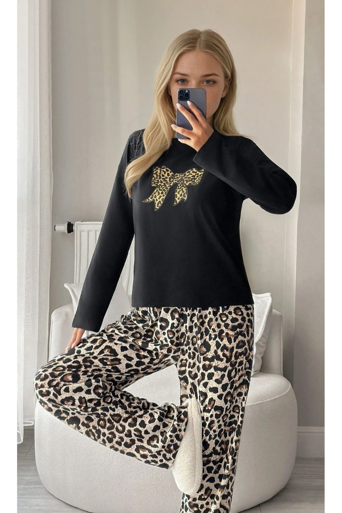 Leopar Desen Alt Fiyonk Desenli Pijama Takımı