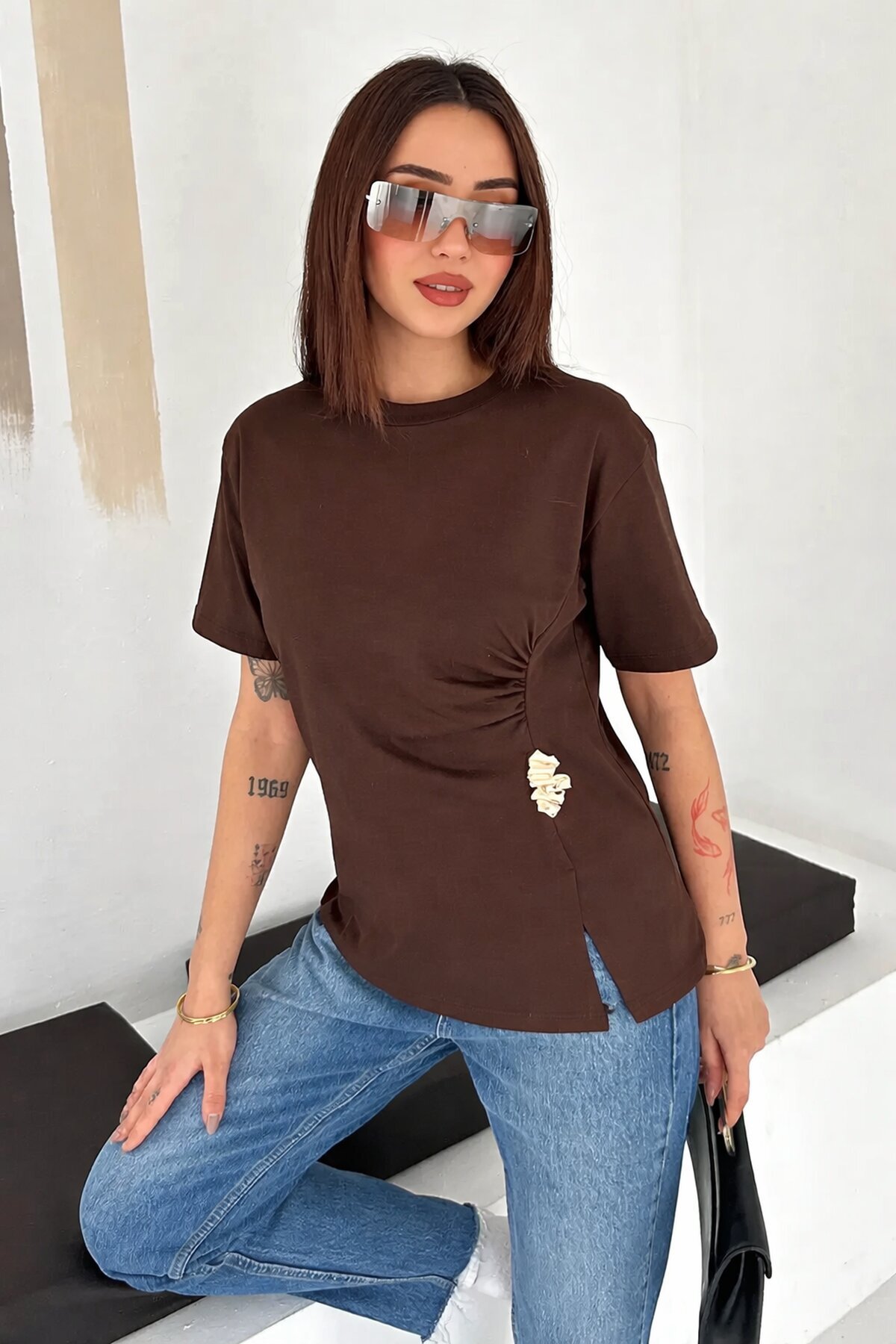 Ön Büzgü Bağcıklı T-Shirt