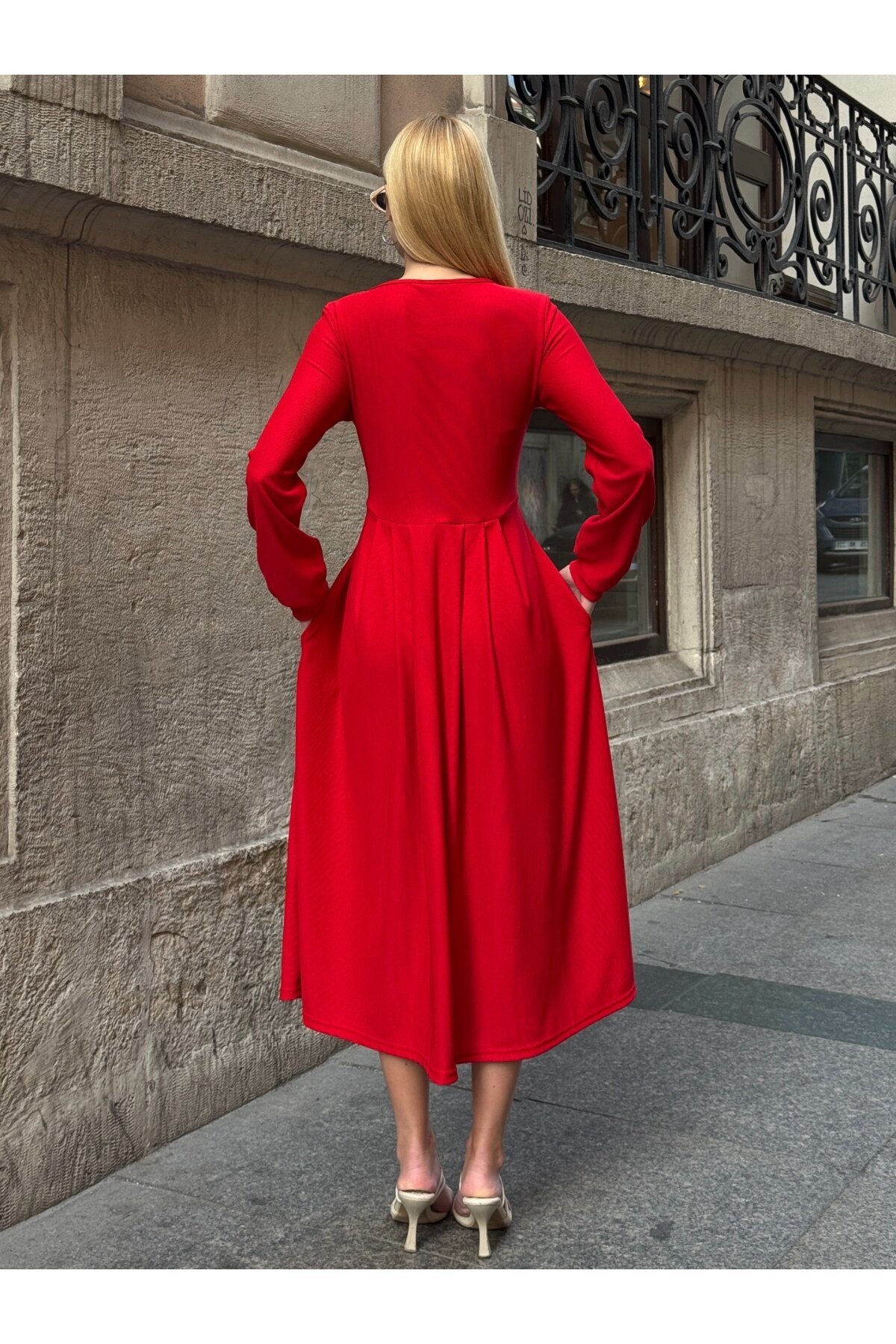 Ottoman Kumaş Düğme Detay Elbise Kırmızı