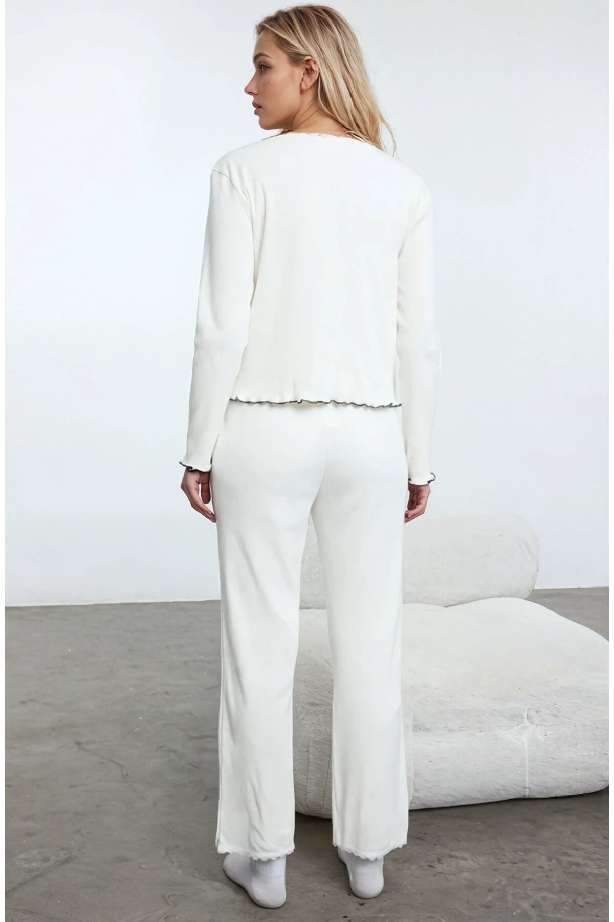 Pamuklu Dantel ve Fiyonk Detaylı Fitilli Örme Pijama Takımı