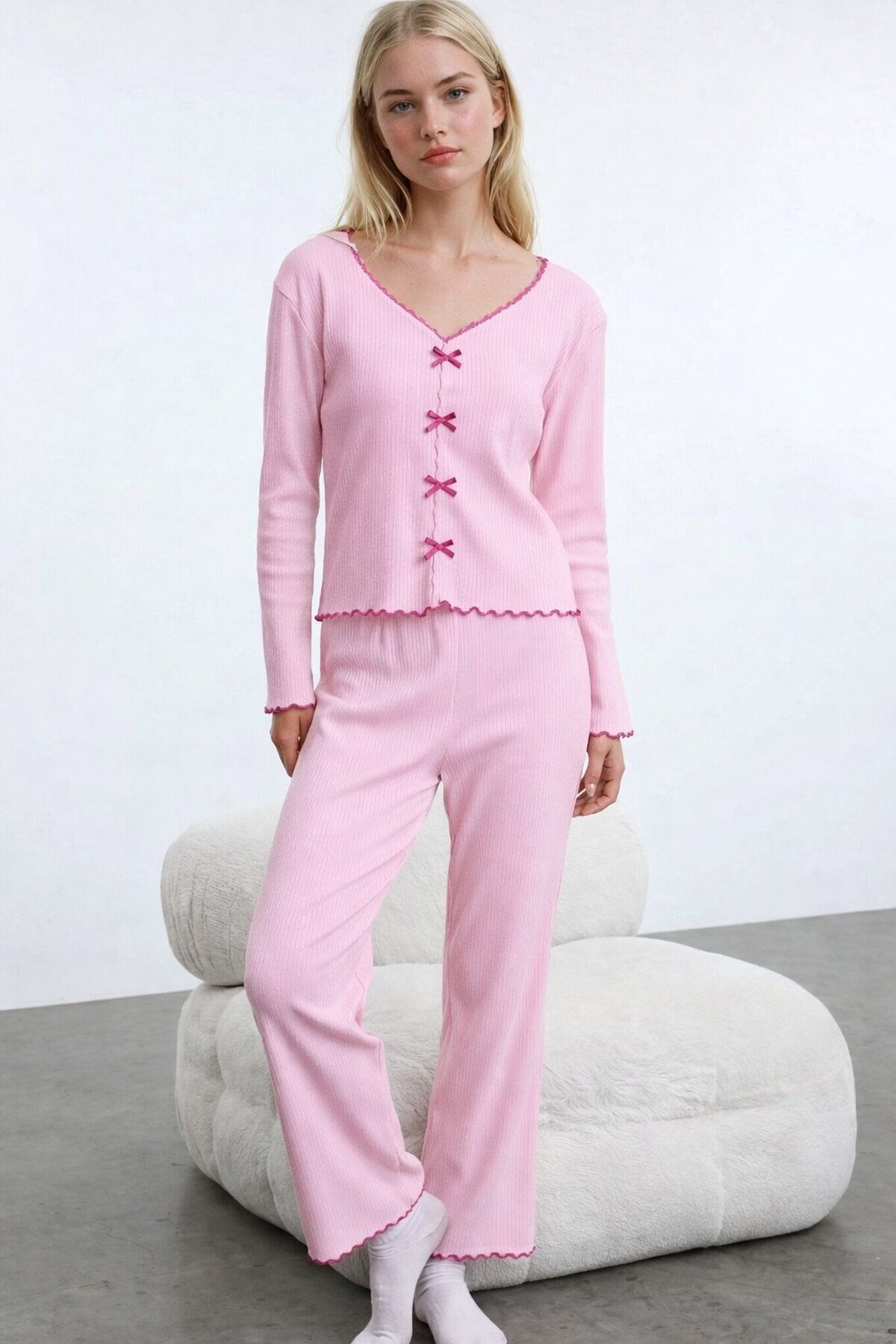 Pamuklu Dantel ve Fiyonk Detaylı Fitilli Örme Pijama Takımı