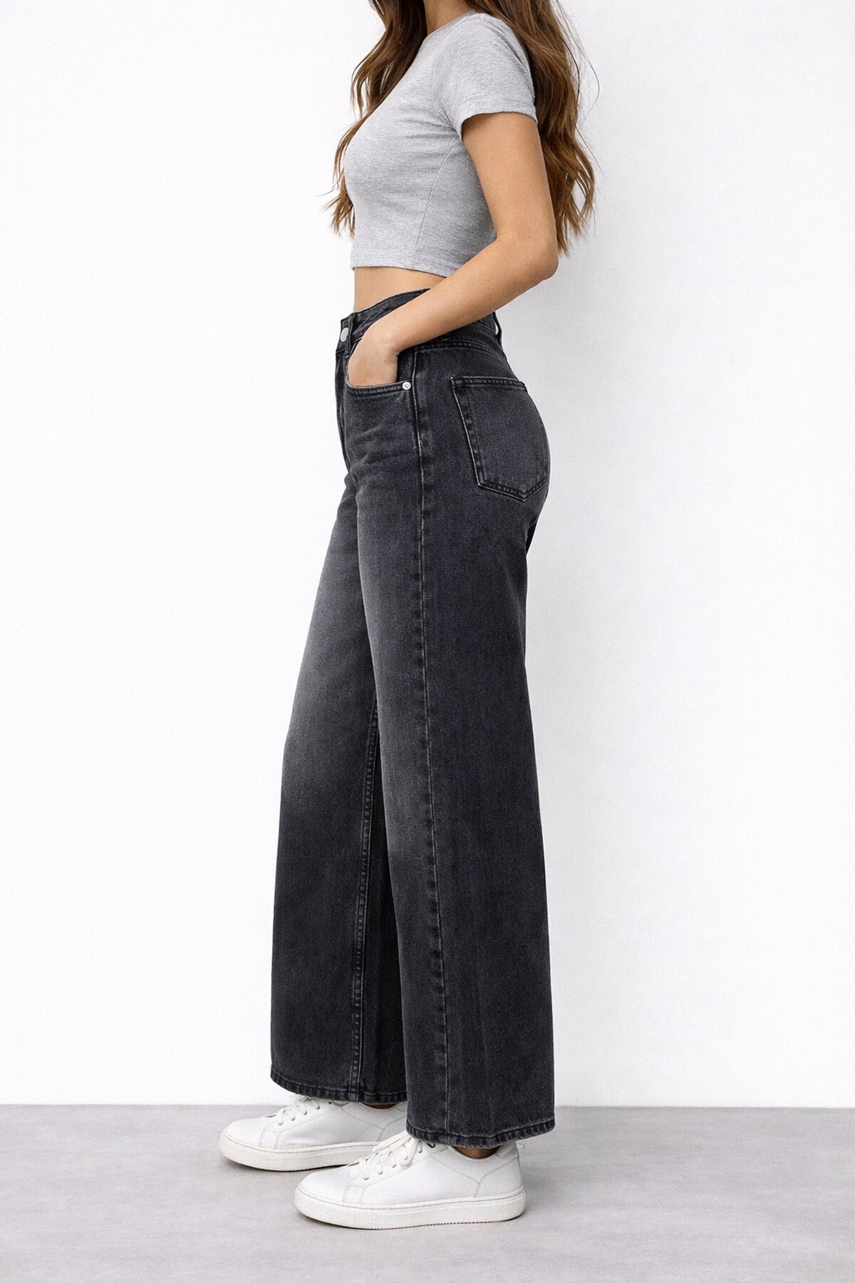 Siyah Taşlanmış Jean