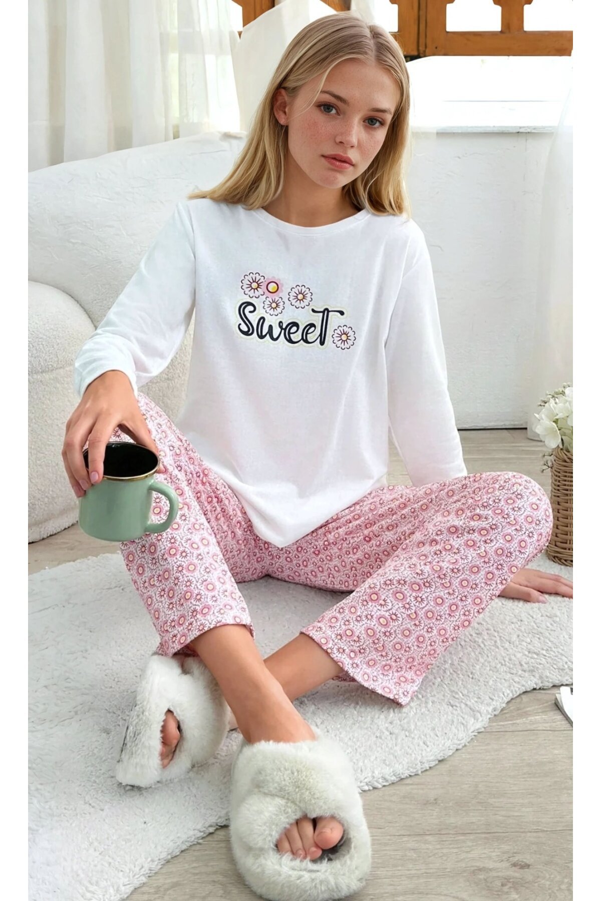 Sweet Daisy Çiçek Desenli Kadın Pijama Takımı