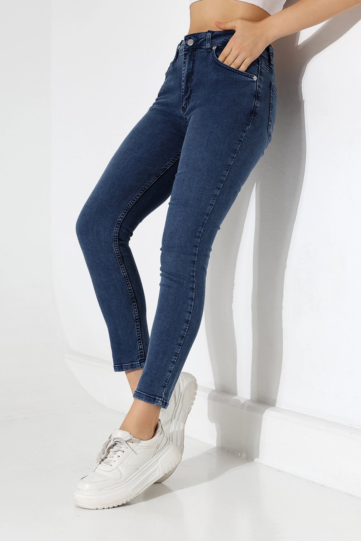 Toparlayıcı Yüksek Bel Dar Paça Jean