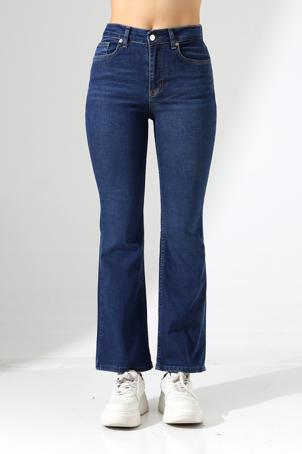 Yüksek Bel Klasik Paça Kadın Jean – Lacivert