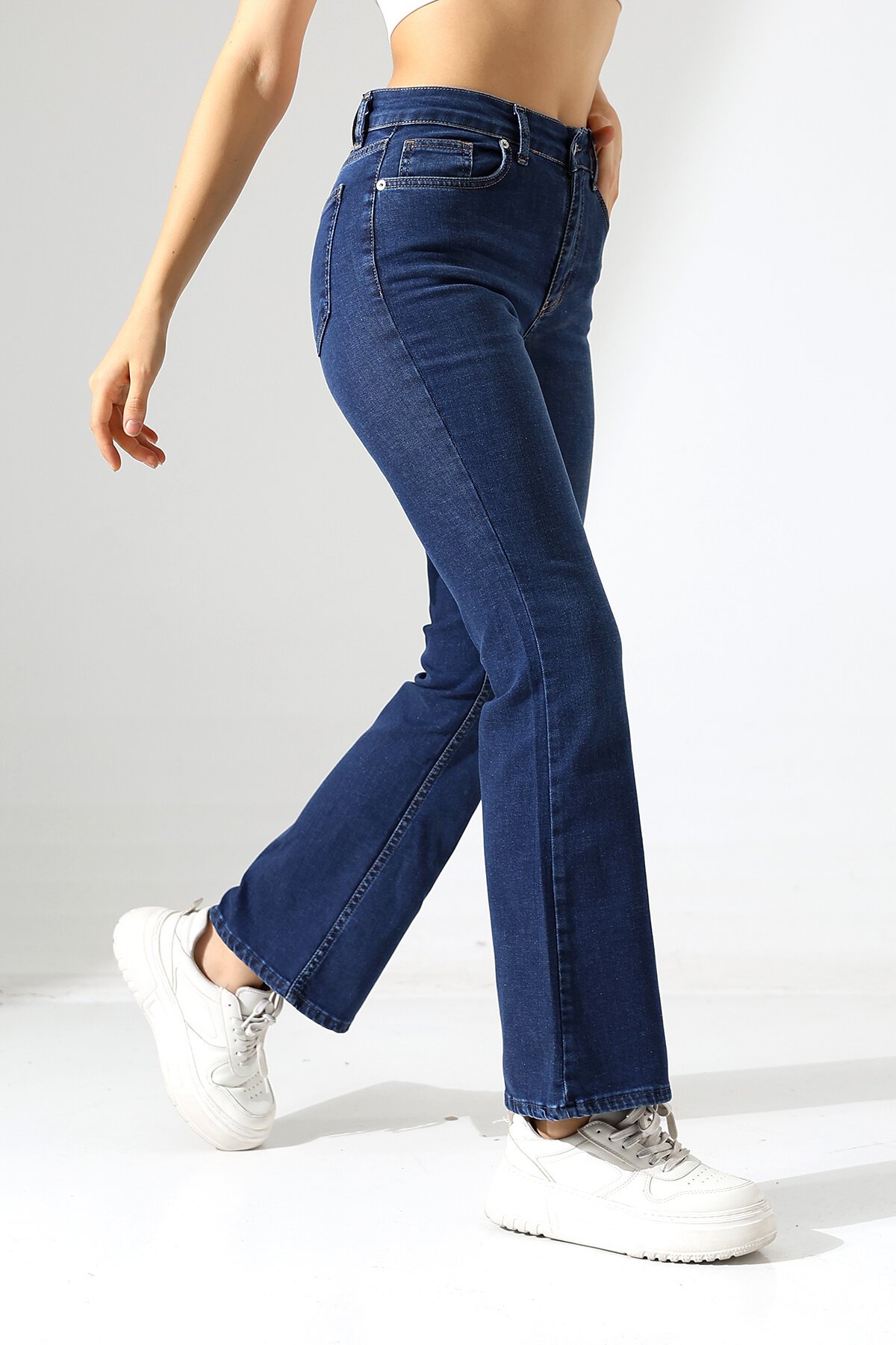 Yüksek Bel Klasik Paça Kadın Jean – Lacivert