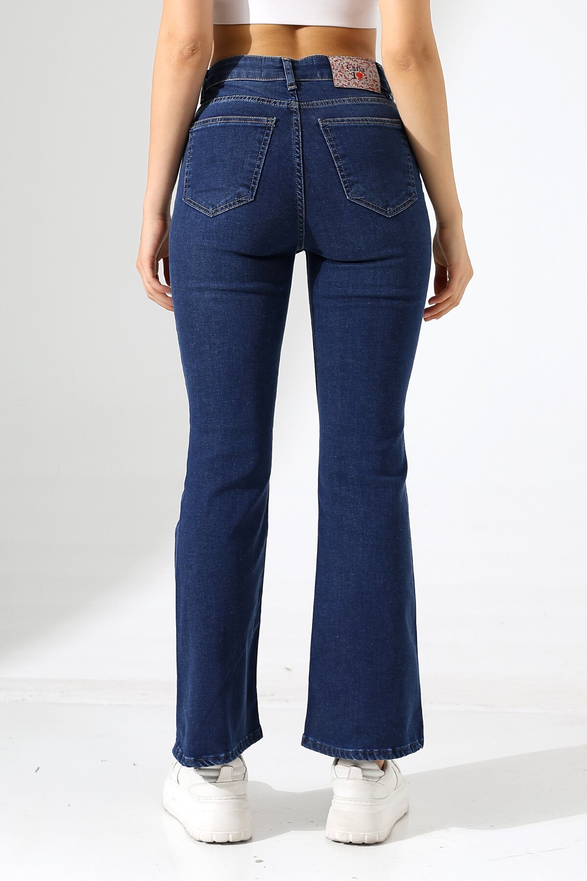 Yüksek Bel Klasik Paça Kadın Jean – Lacivert