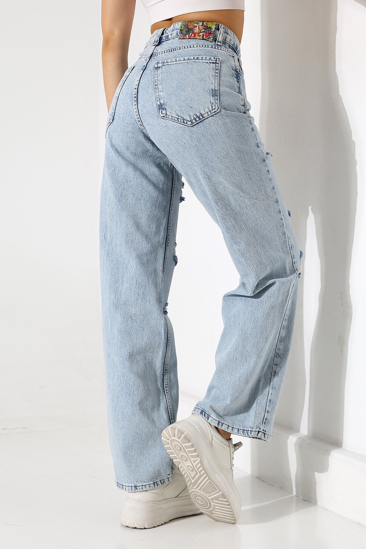 Yüksek Bel Yırtık Detaylı Mom Jean